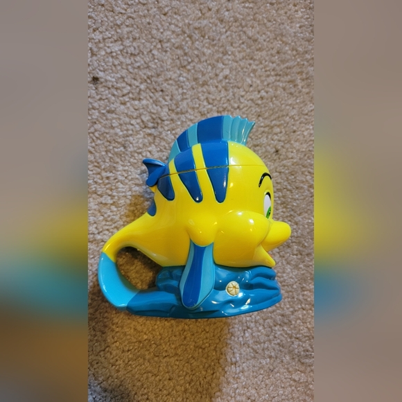 Vintage Flounder "Little Mermaid" Disney On Ice Flip Top Mug/Cup used marks on - Picture 8 of 9